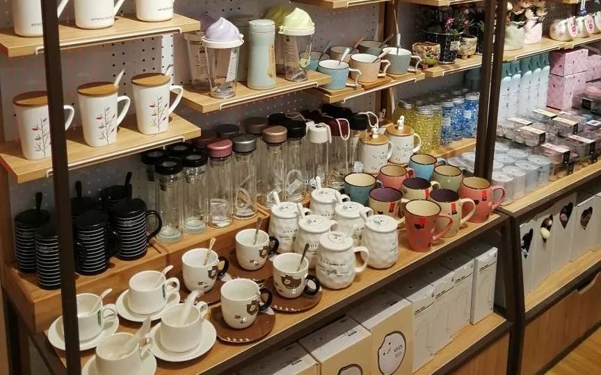 老百姓門口的放心商店——騰飛日用百貨商店